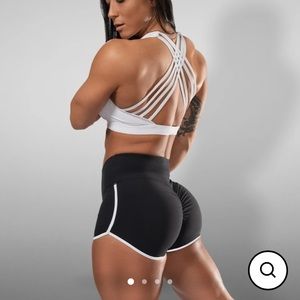 M SUGAR SCRUNCH BUTT SHORTS BLACK
